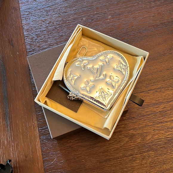 Louis Vuitton heart shaped coin purse - Picture 1 of 9